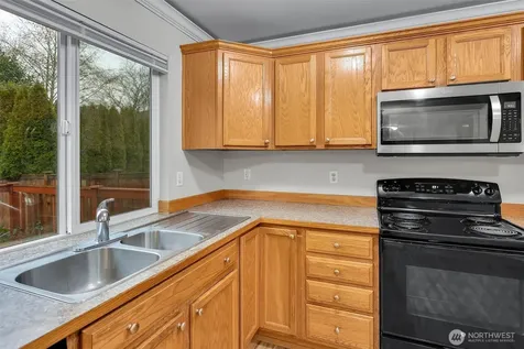 831 SW 364th Place Federal Way WA 98023