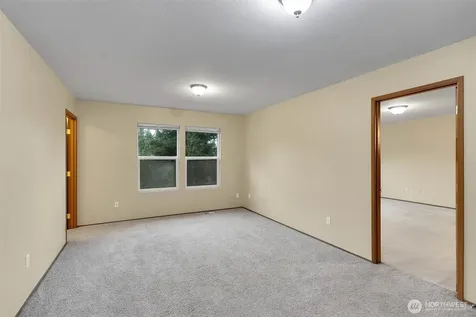 831 SW 364th Place Federal Way WA 98023