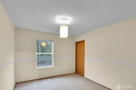 831 SW 364th Place Federal Way WA 98023
