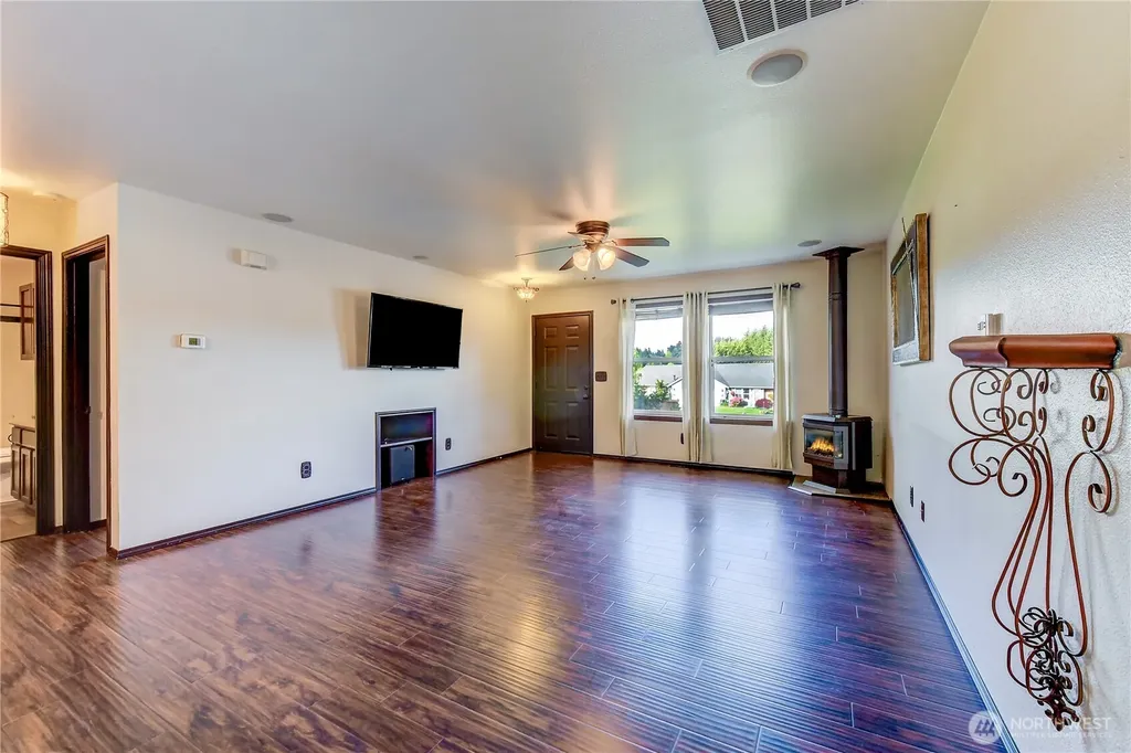 3315 18th Street Pl SW Puyallup WA 98373