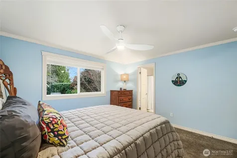 3929 205th Place SW Lynnwood WA 98036