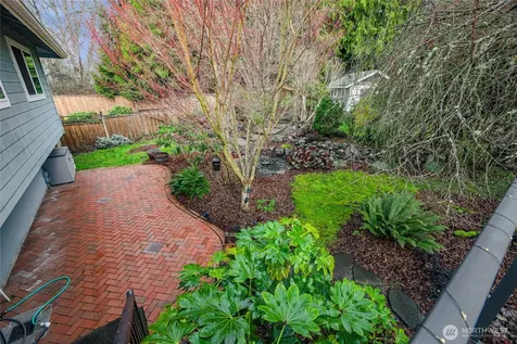 3929 205th Place SW Lynnwood WA 98036