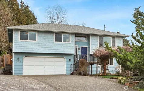 3929 205th Place SW Lynnwood WA 98036