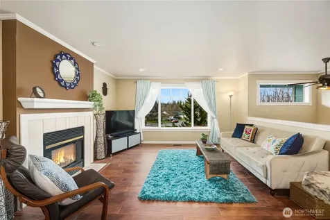 3929 205th Place SW Lynnwood WA 98036