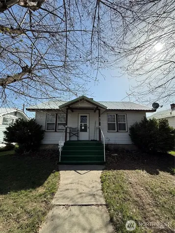 313 S Birch Street Omak WA 98841