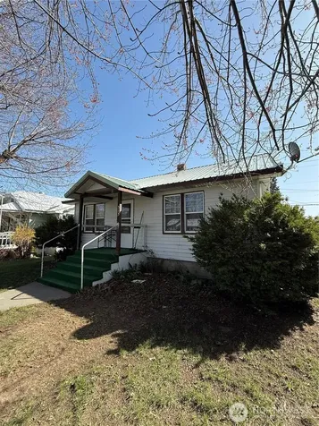 313 S Birch Street Omak WA 98841