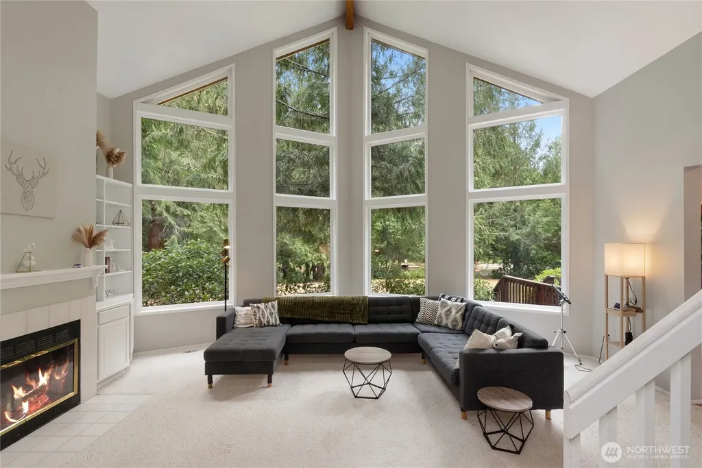 41 E Westlake Place Allyn WA 98524