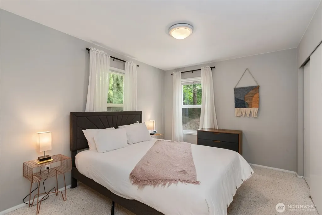 41 E Westlake Place Allyn WA 98524