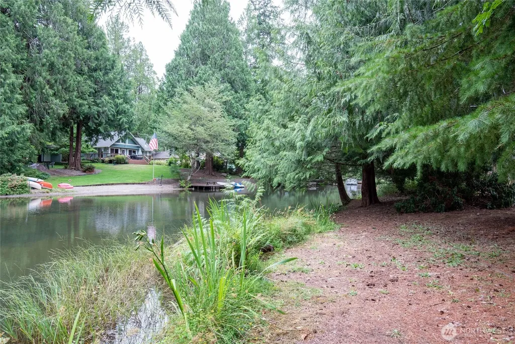 41 E Westlake Place Allyn WA 98524