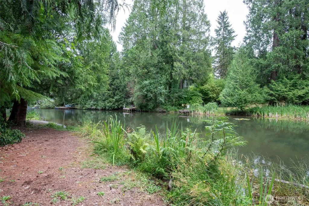 41 E Westlake Place Allyn WA 98524
