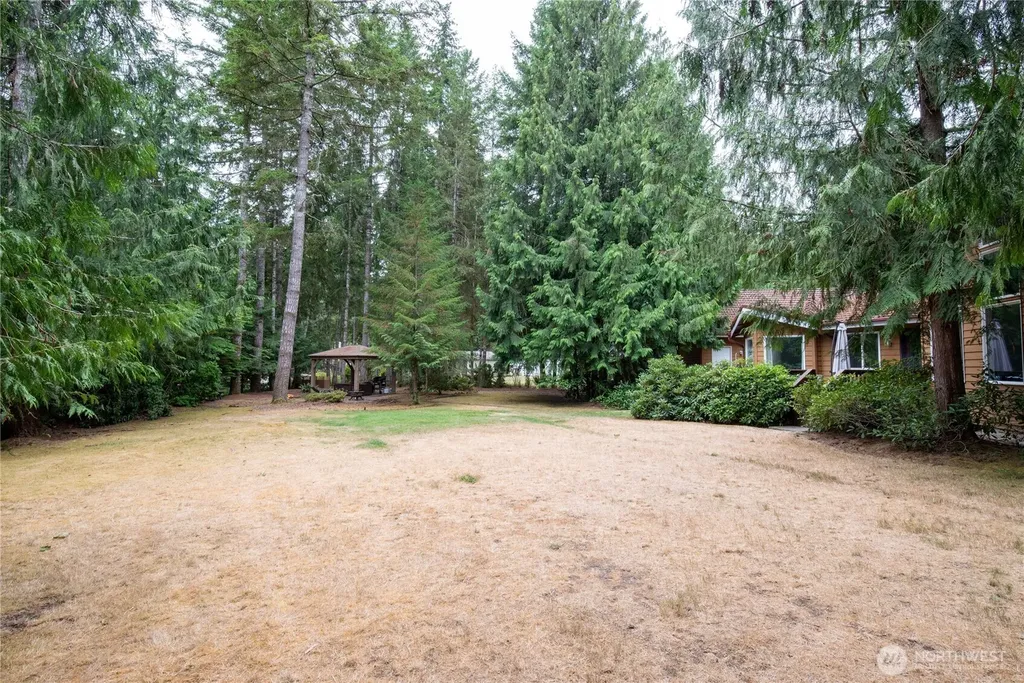 41 E Westlake Place Allyn WA 98524