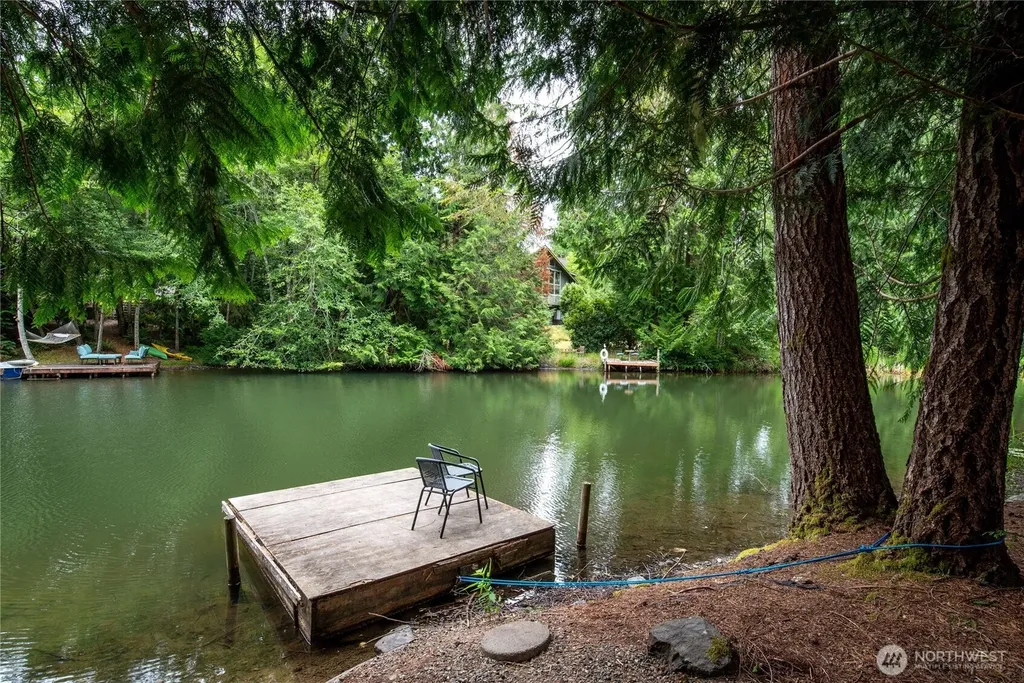 41 E Westlake Place Allyn WA 98524