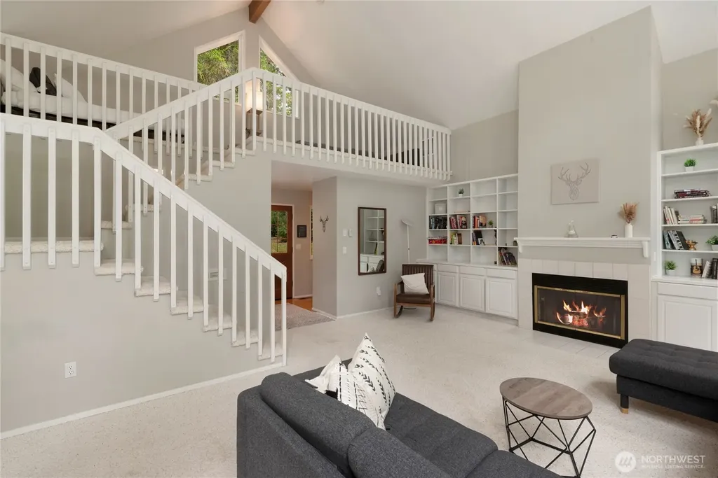 41 E Westlake Place Allyn WA 98524