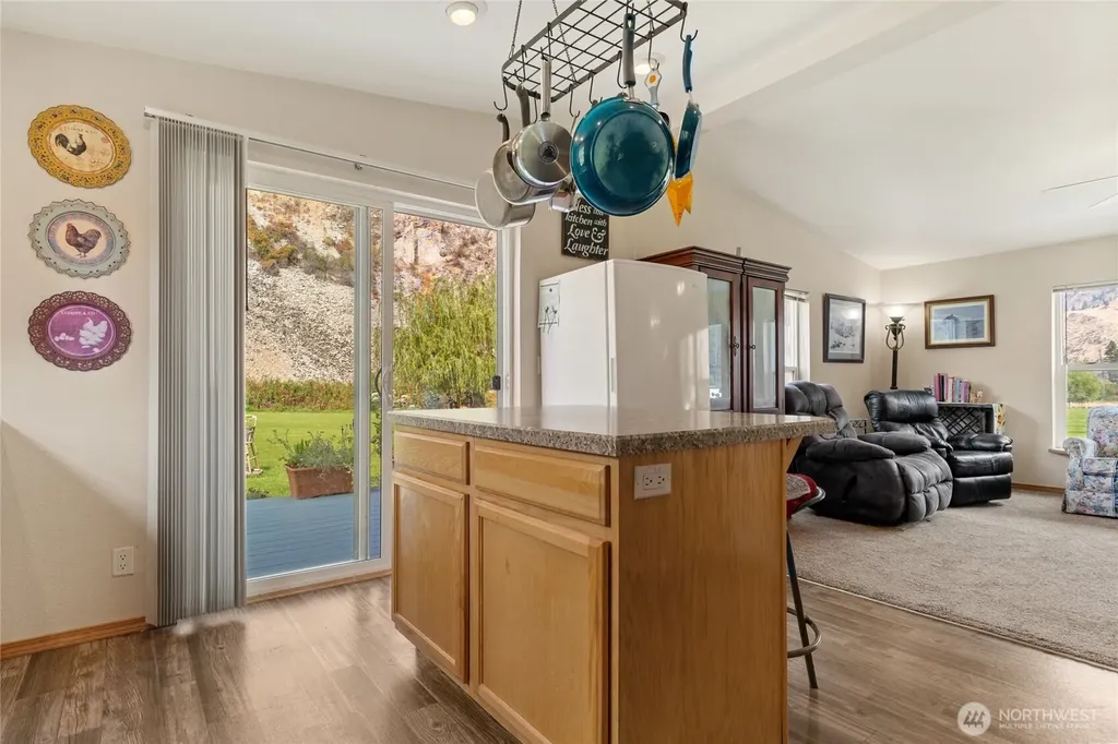 2560 Antoine Creek Chelan WA 98816