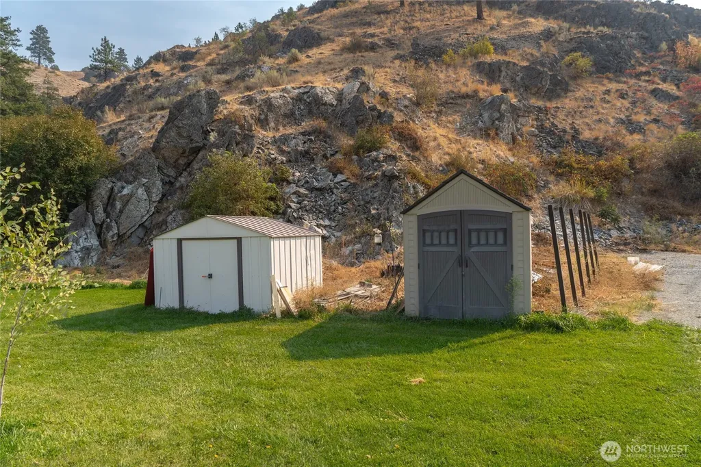 2560 Antoine Creek Chelan WA 98816