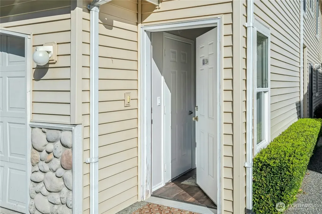 725 SW 115th Street SW Everett WA 98204