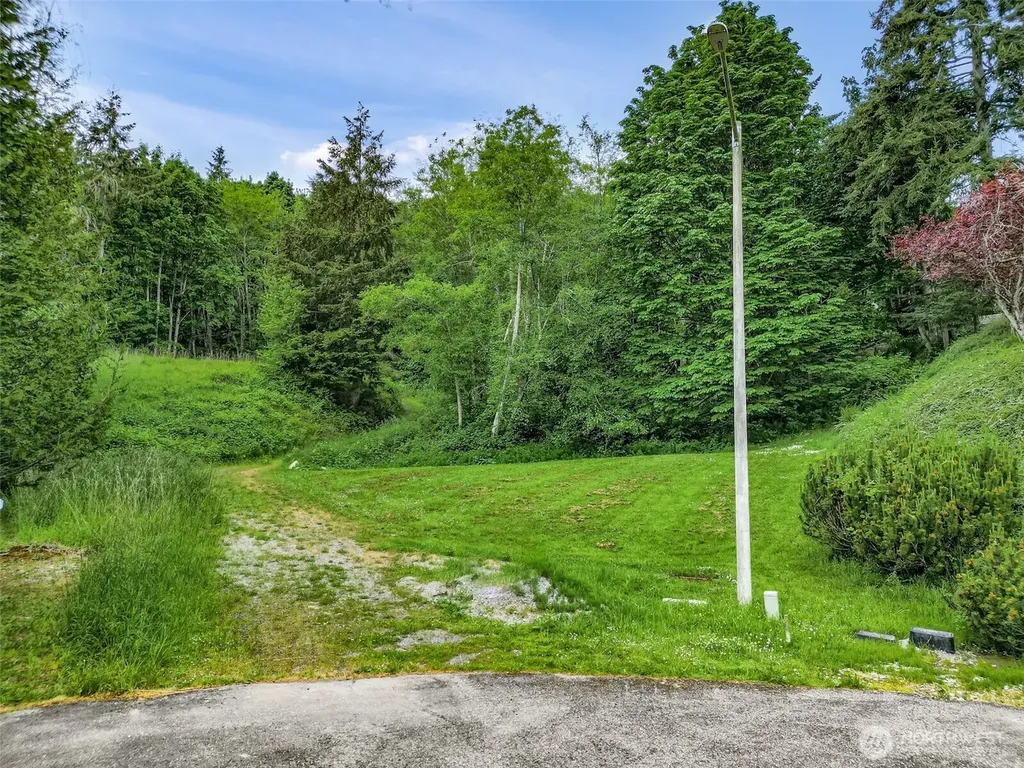 927 Grennan Place Camano Island WA 98282