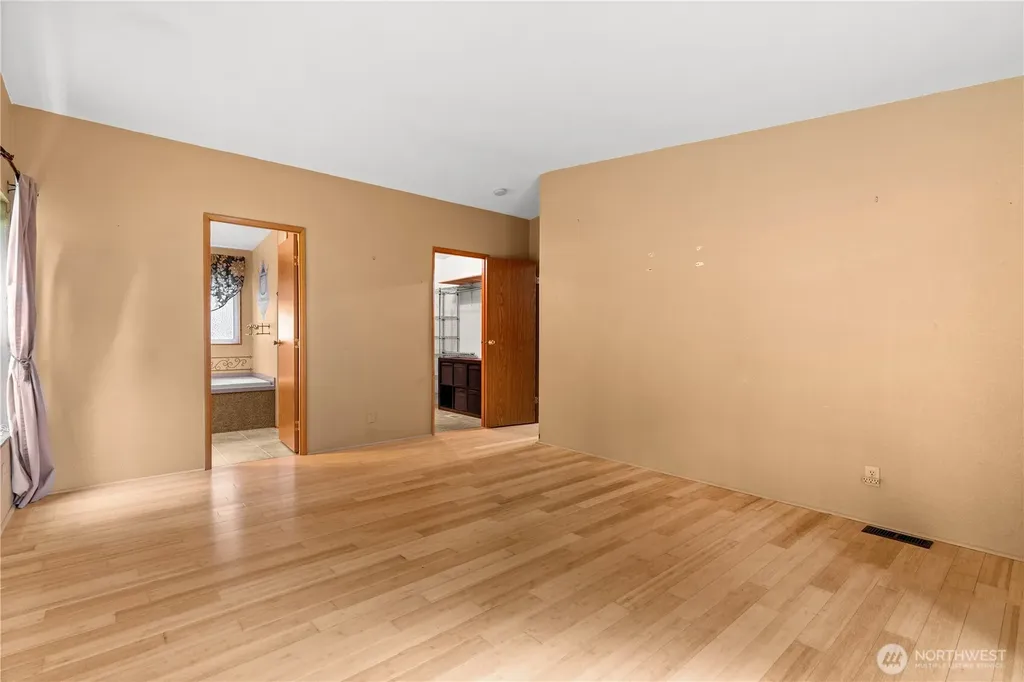6827 Holmes Island Road SE Lacey WA 98503