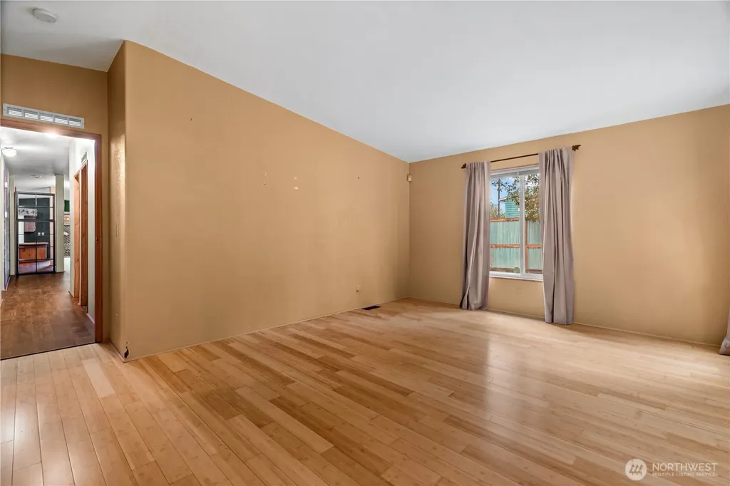 6827 Holmes Island Road SE Lacey WA 98503