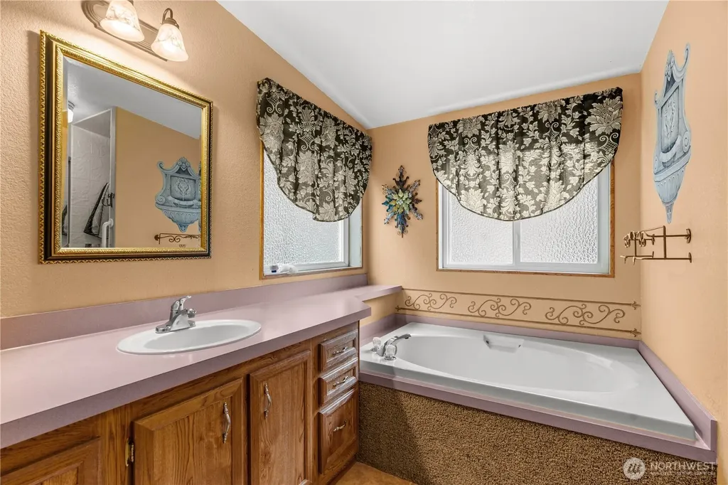 6827 Holmes Island Road SE Lacey WA 98503