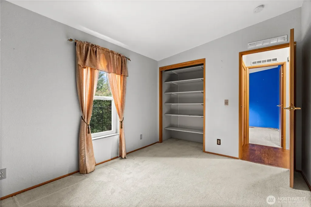 6827 Holmes Island Road SE Lacey WA 98503