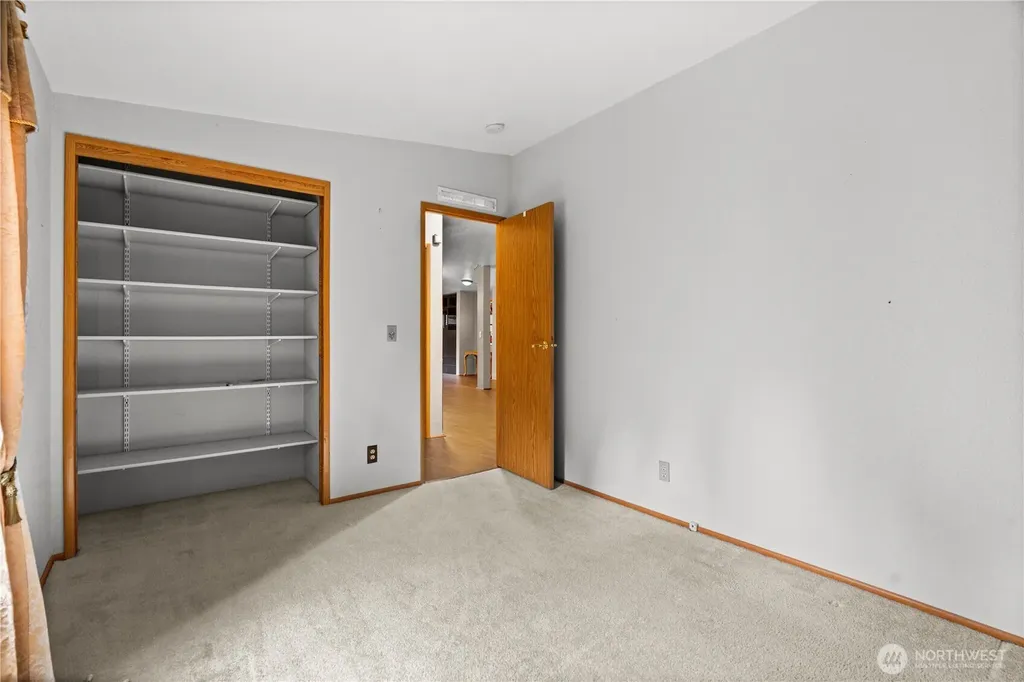6827 Holmes Island Road SE Lacey WA 98503