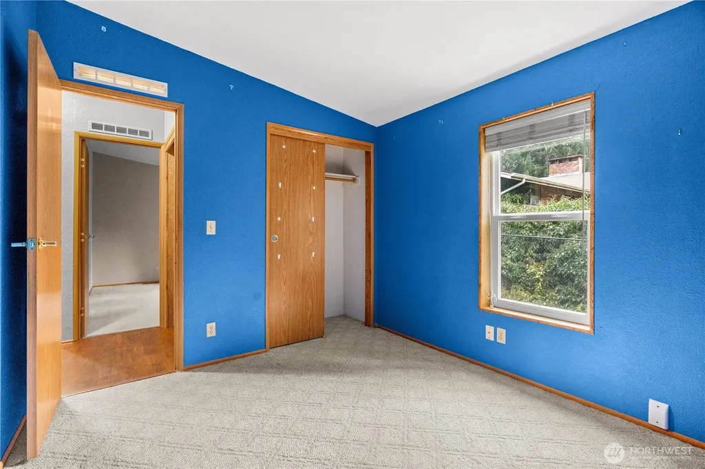 6827 Holmes Island Road SE Lacey WA 98503