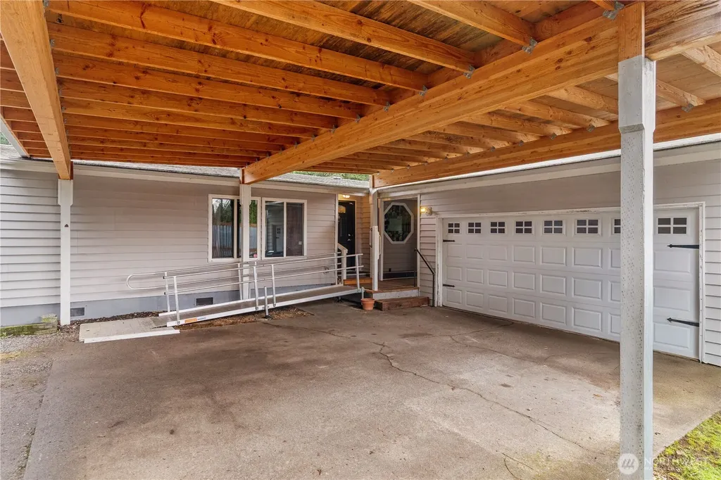 6827 Holmes Island Road SE Lacey WA 98503