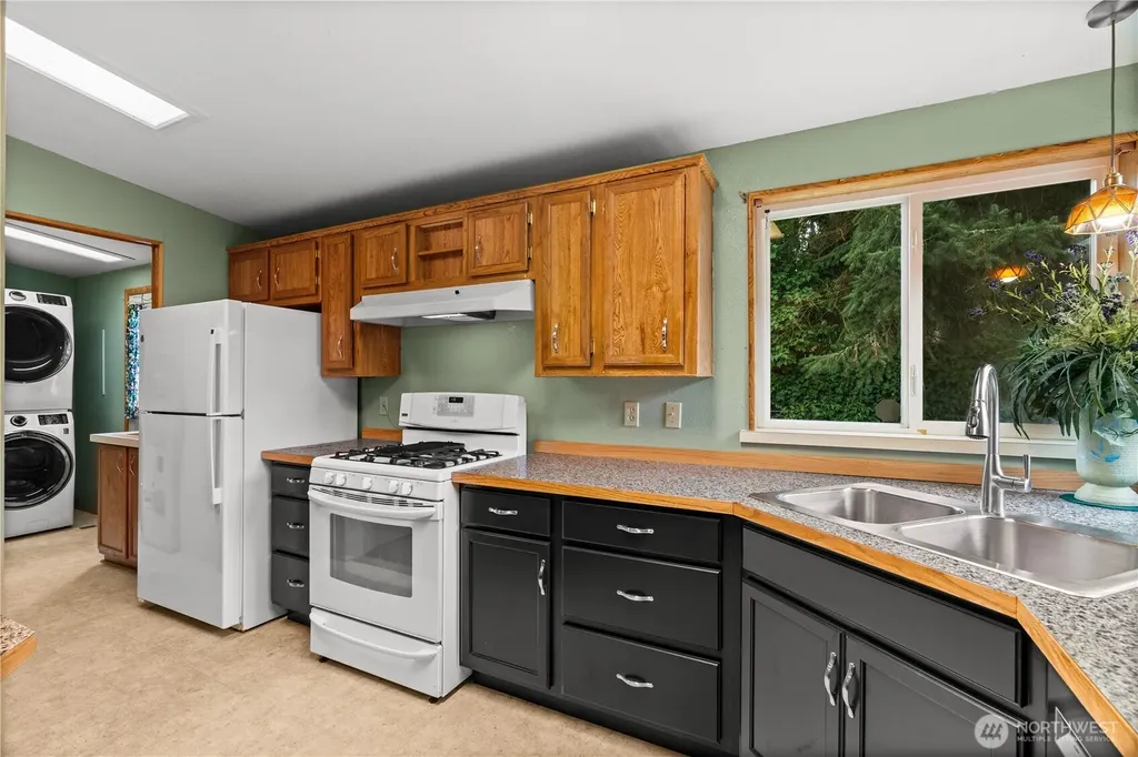 6827 Holmes Island Road SE Lacey WA 98503