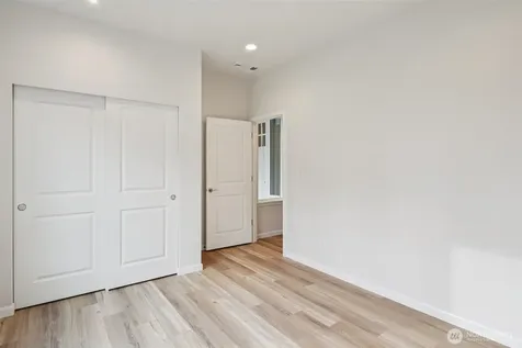 1303 60th Avenue NE Tacoma WA 98422