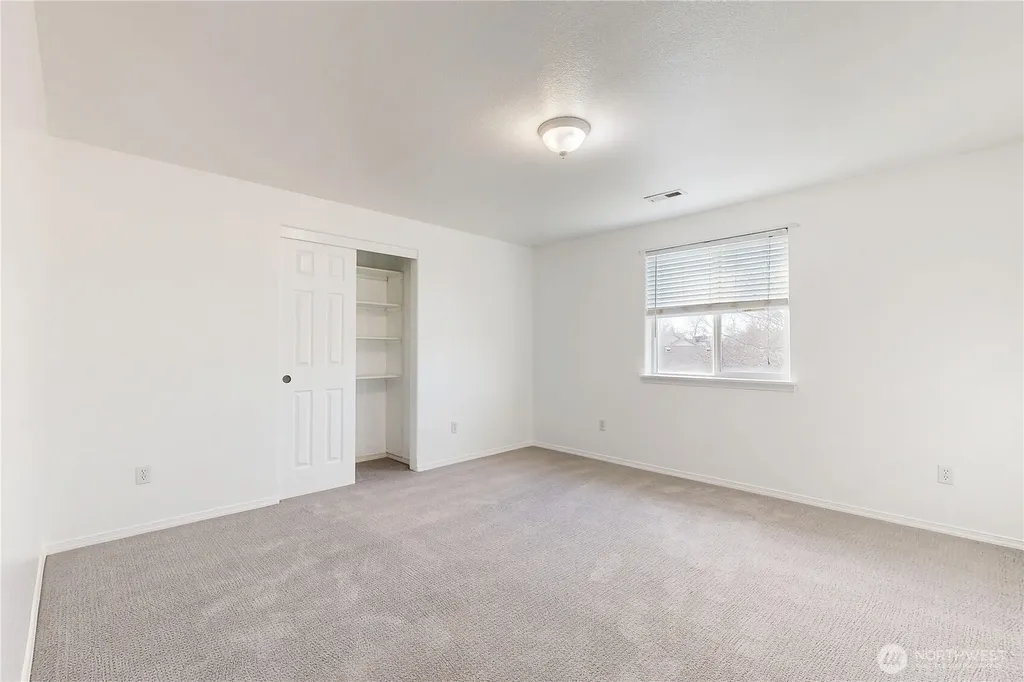1149 SE Surita Court College Place WA 99324