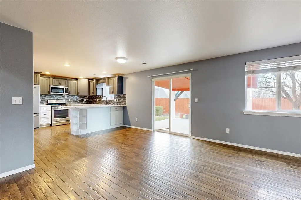 1149 SE Surita Court College Place WA 99324