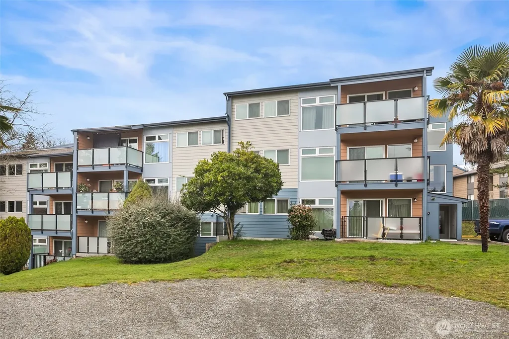 15156 65th Avenue S Tukwila WA 98188