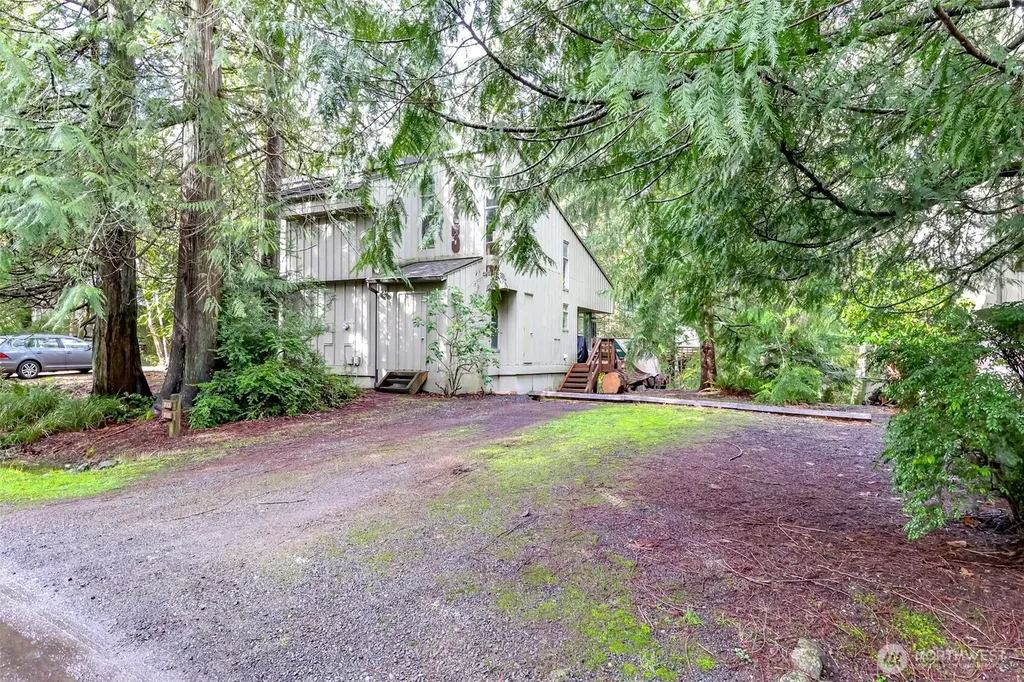 713 E Pointes Drive W Shelton WA 98584