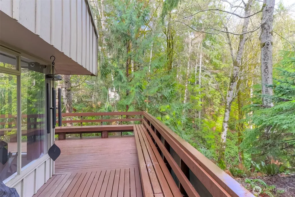 713 E Pointes Drive W Shelton WA 98584