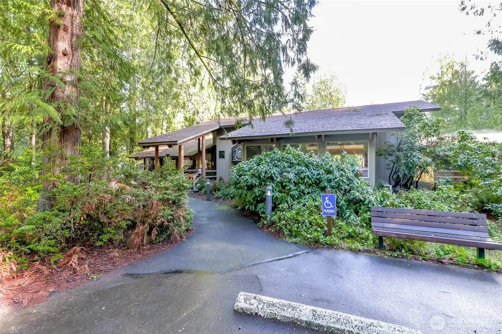 713 E Pointes Drive W Shelton WA 98584