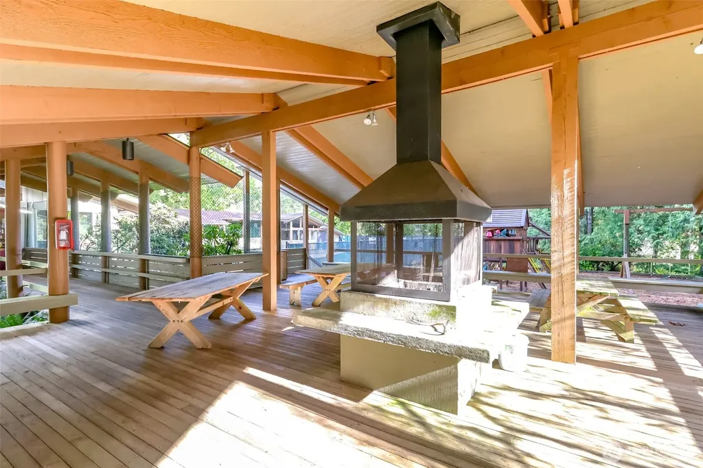 713 E Pointes Drive W Shelton WA 98584