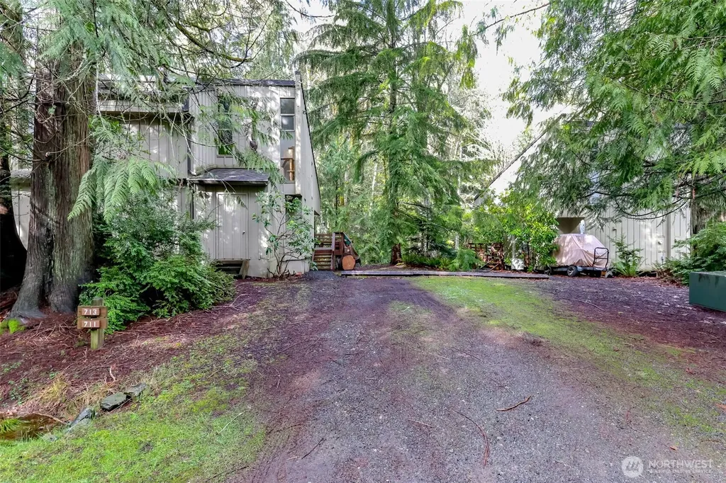 713 E Pointes Drive W Shelton WA 98584