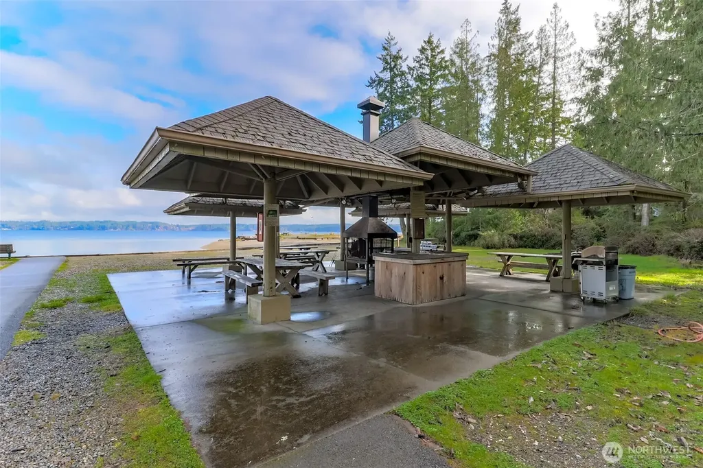 713 E Pointes Drive W Shelton WA 98584
