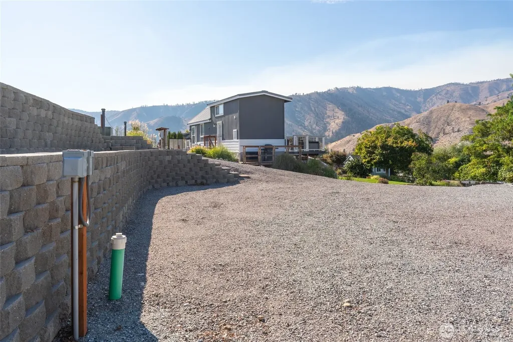 105 Crestview Drive Orondo WA 98843