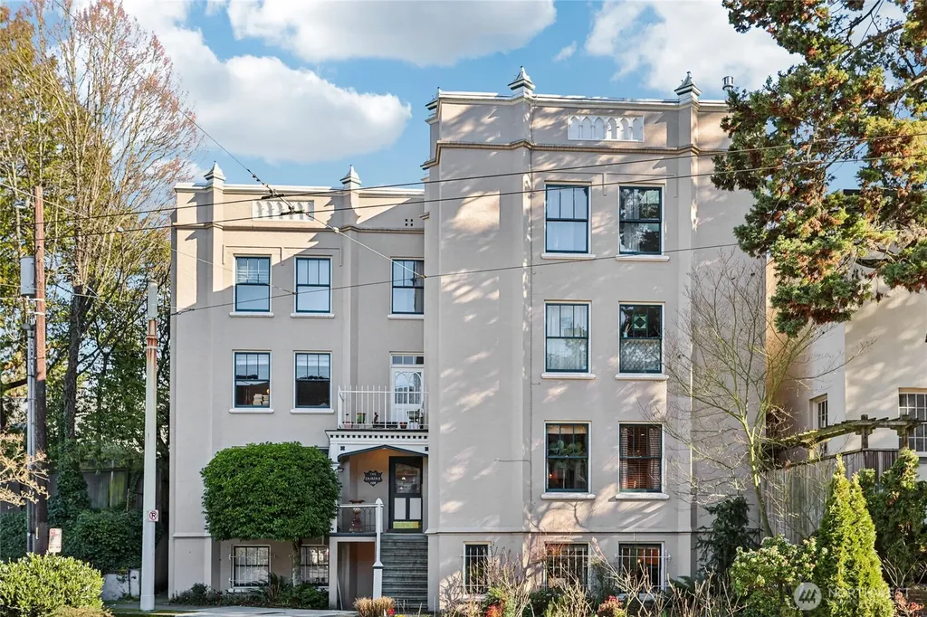 1508 10th Avenue E Seattle WA 98102