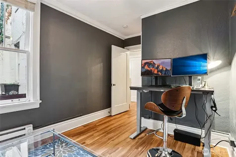 1508 10th Avenue E Seattle WA 98102
