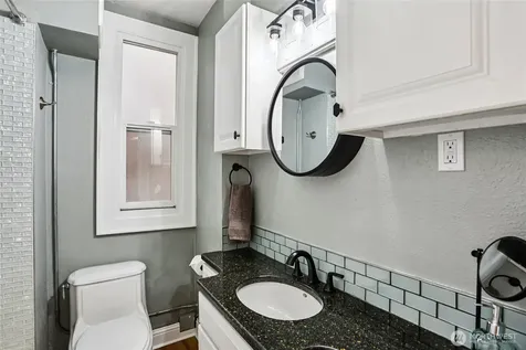 1508 10th Avenue E Seattle WA 98102