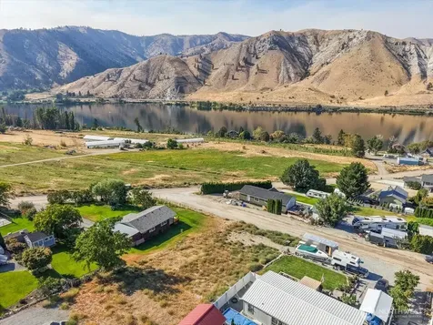204 Willow View Drive Orondo WA 98843