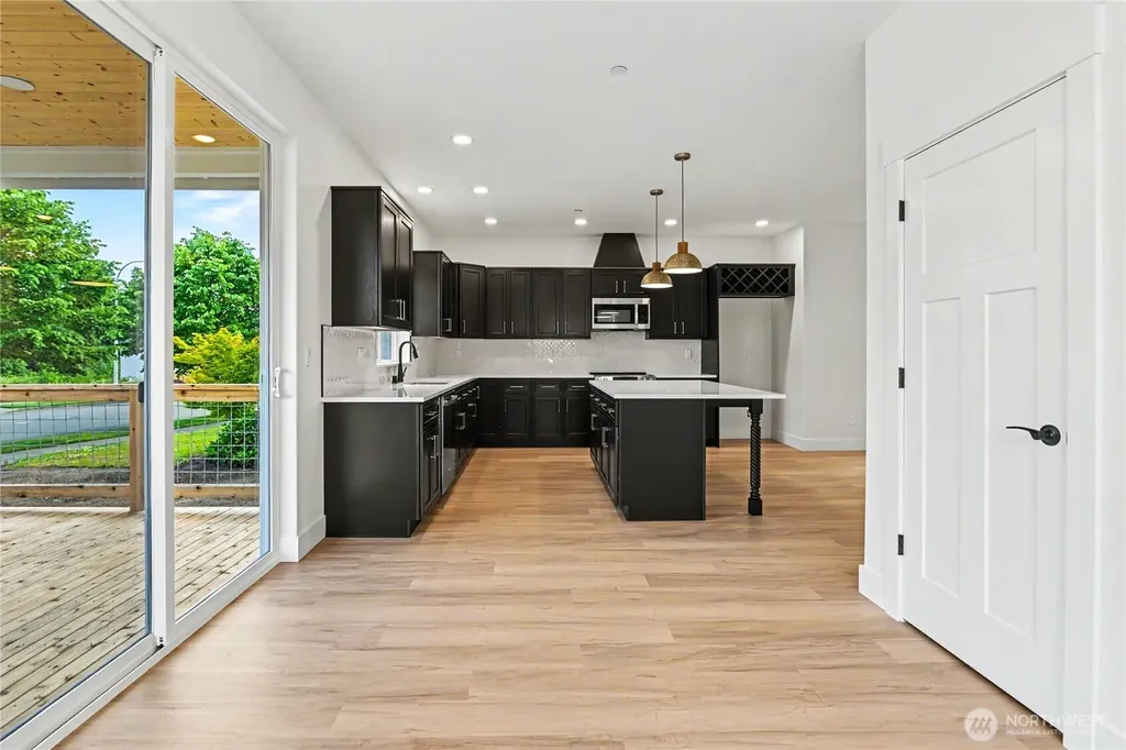 7651 Deschutes Heights Court SE Tumwater WA 98501