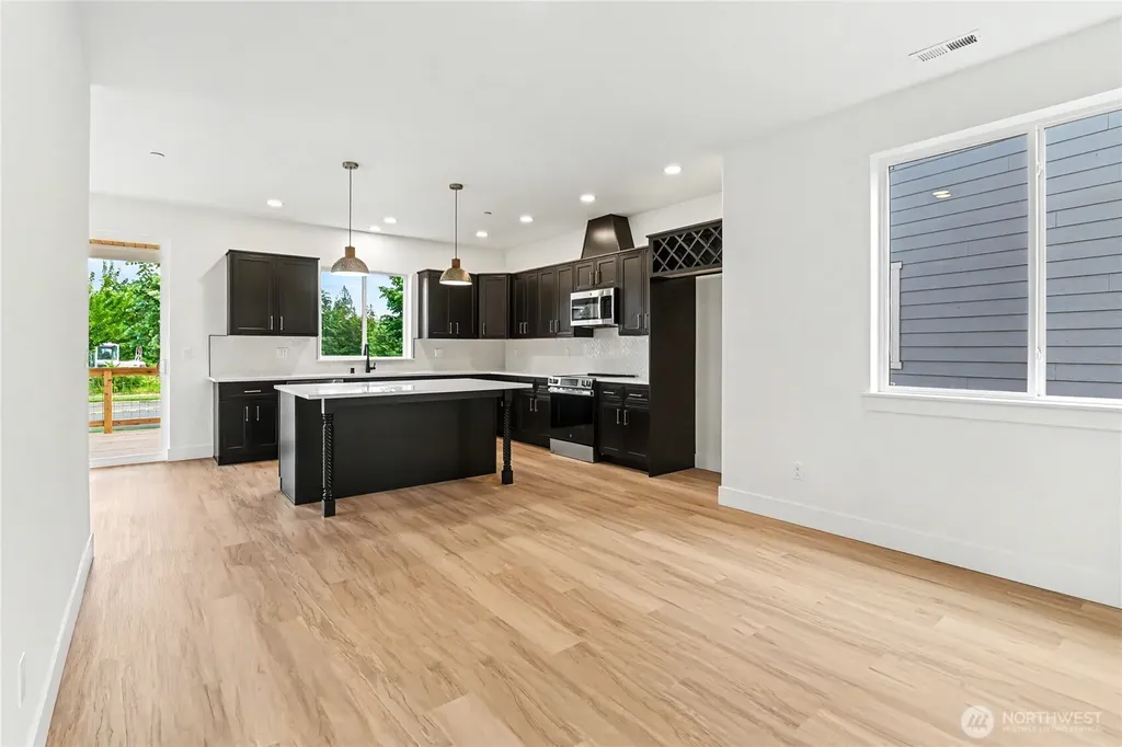 7651 Deschutes Heights Court SE Tumwater WA 98501