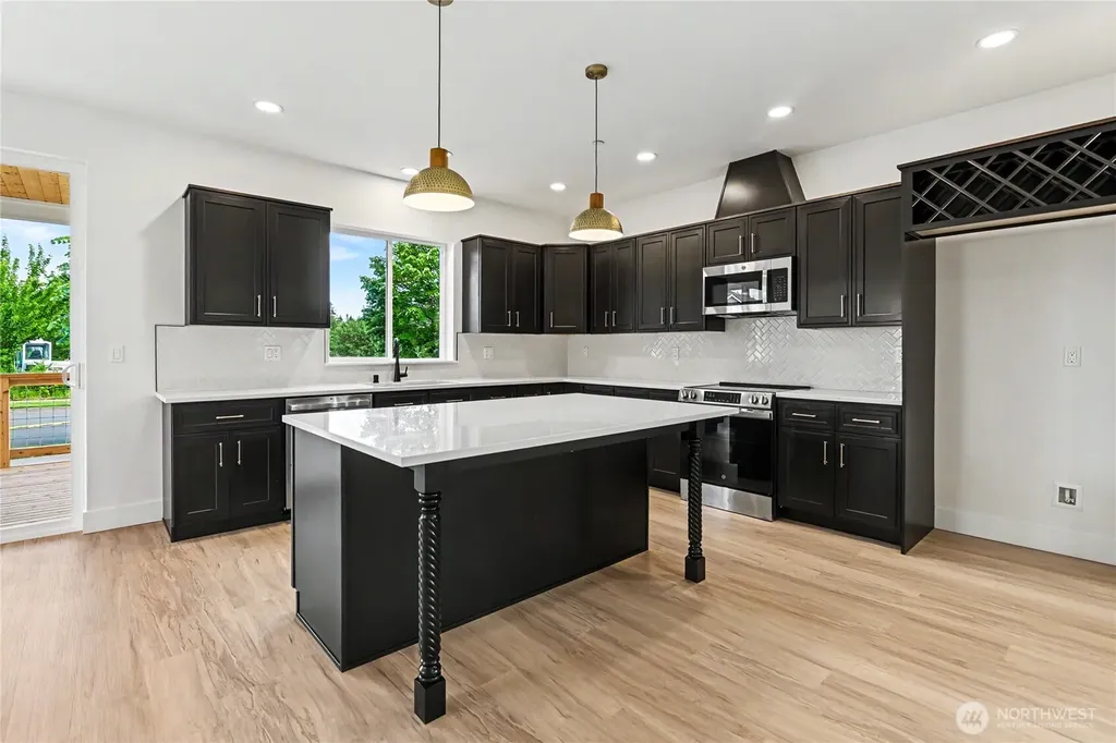 7651 Deschutes Heights Court SE Tumwater WA 98501
