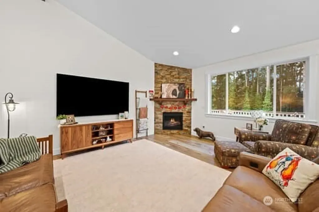 10218 45th Street E Edgewood WA 98372