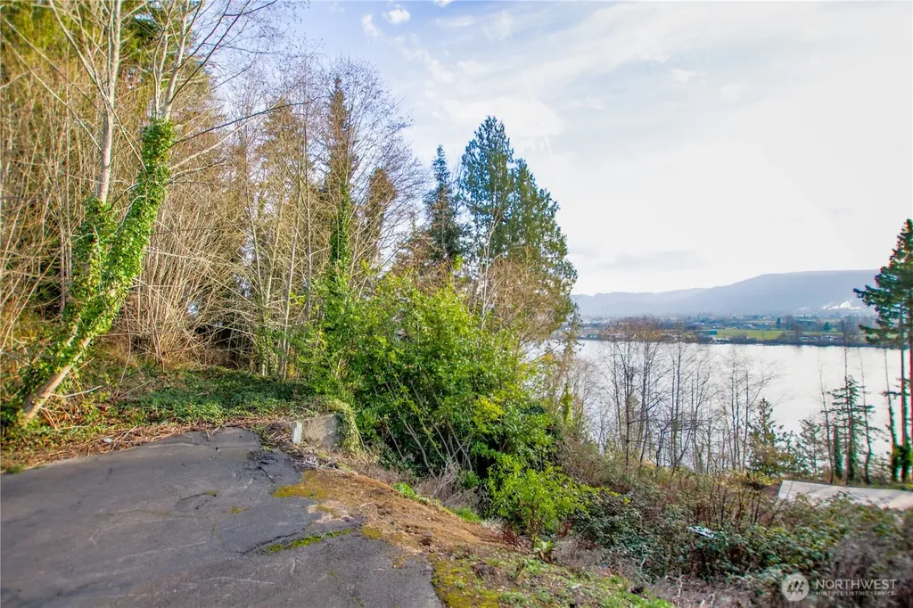 610 Columbia Street Cathlamet WA 98612