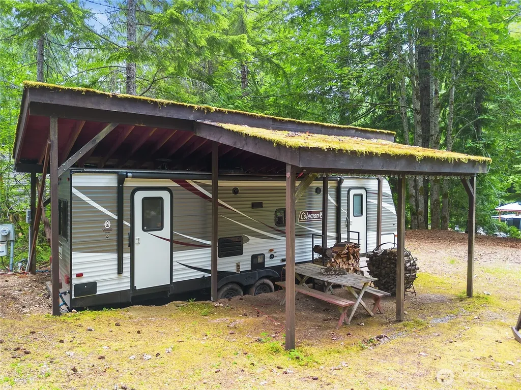 11 N Kitsap Place N Hoodsport WA 98548